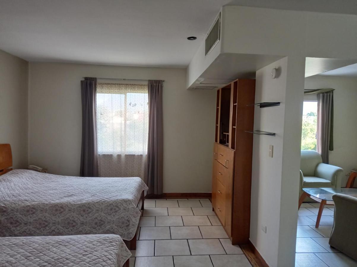 Confort Ejecutivo Suites Lindavista Guadalupe  Екстериор снимка