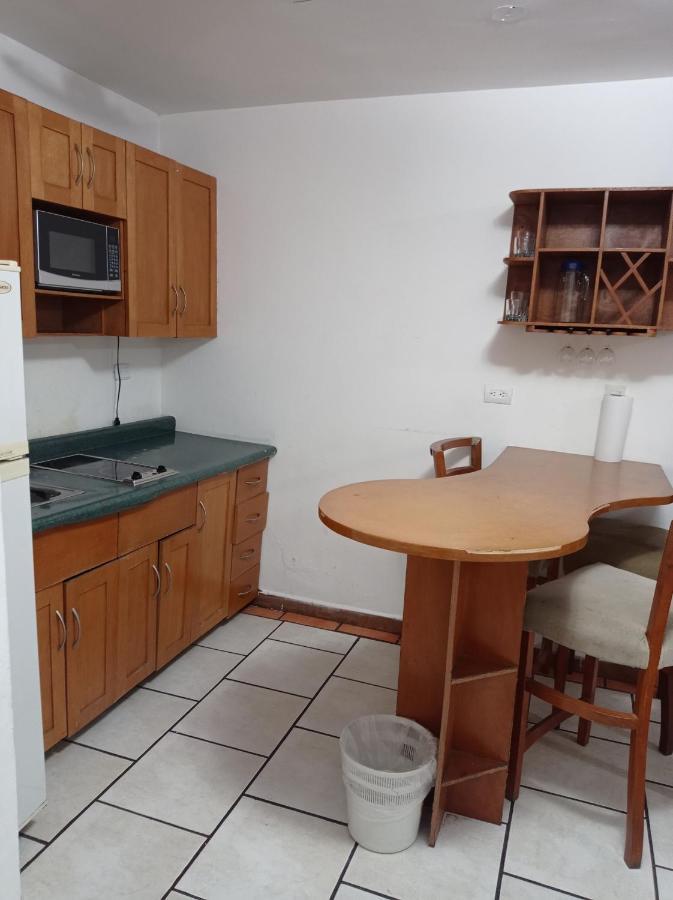 Confort Ejecutivo Suites Lindavista Guadalupe  Екстериор снимка