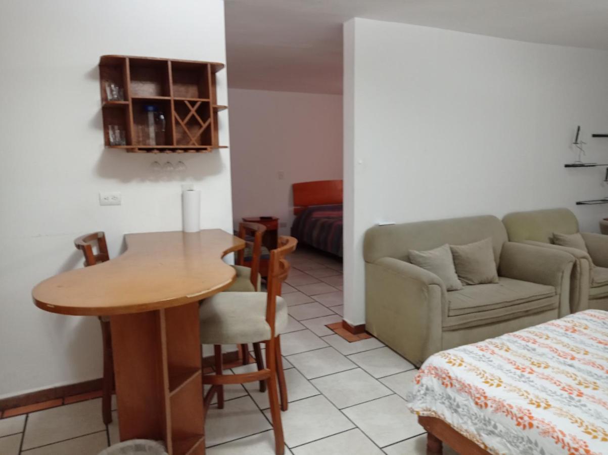 Confort Ejecutivo Suites Lindavista Guadalupe  Екстериор снимка