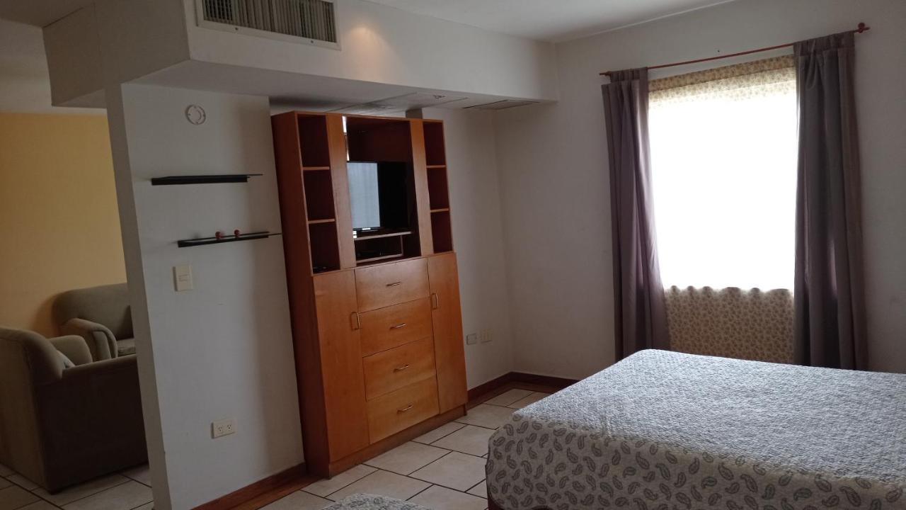 Confort Ejecutivo Suites Lindavista Guadalupe  Екстериор снимка