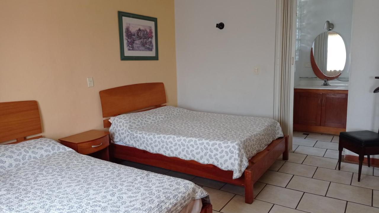 Confort Ejecutivo Suites Lindavista Guadalupe  Екстериор снимка
