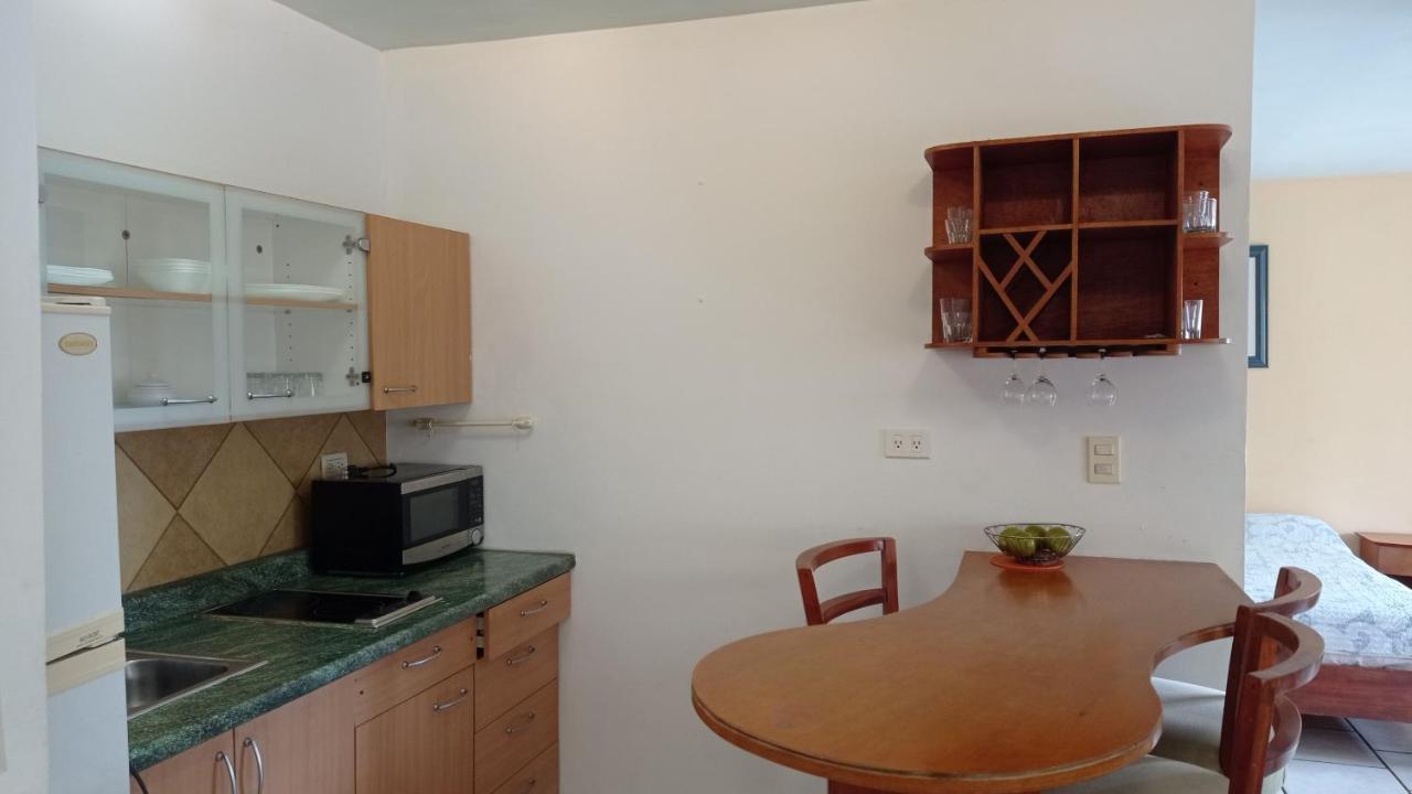 Confort Ejecutivo Suites Lindavista Guadalupe  Екстериор снимка