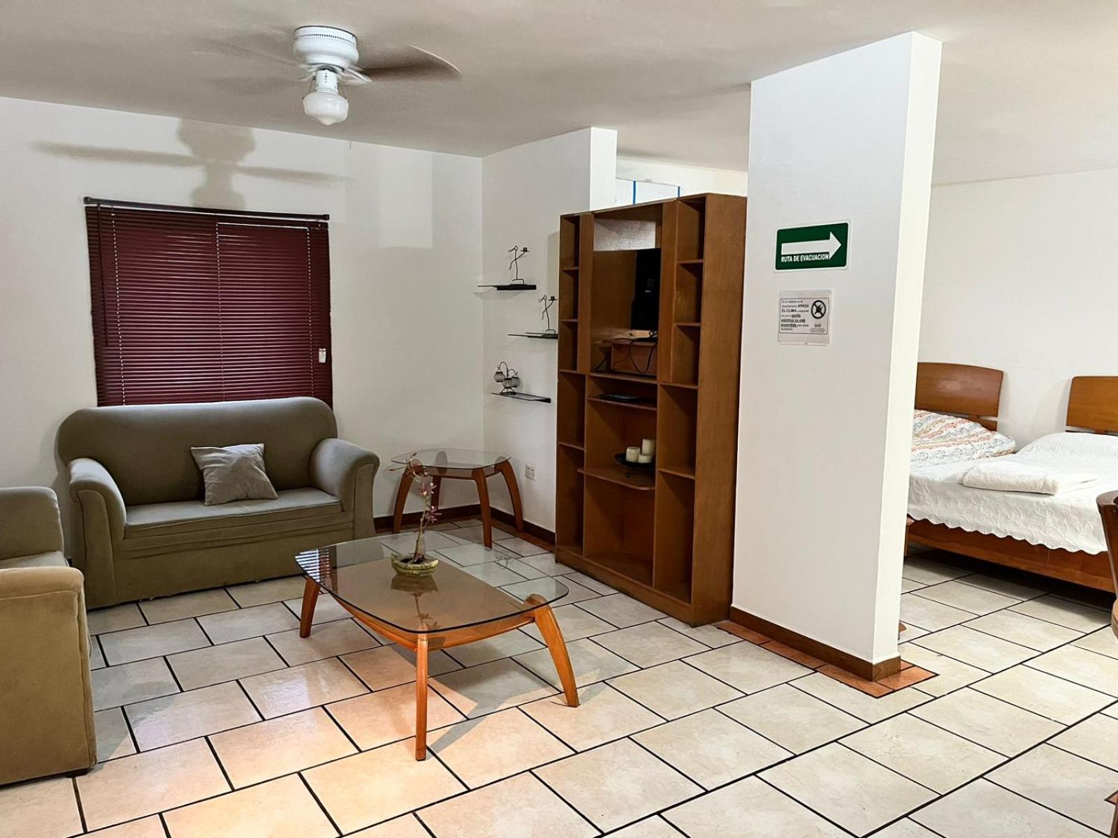 Confort Ejecutivo Suites Lindavista Guadalupe  Екстериор снимка