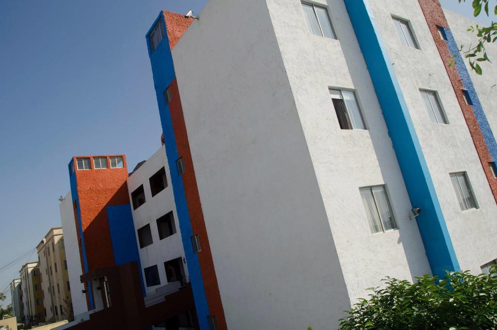 Confort Ejecutivo Suites Lindavista Guadalupe  Екстериор снимка